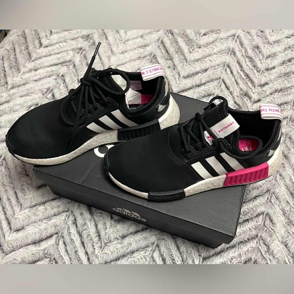 Adidas NMD-R1 shoes
